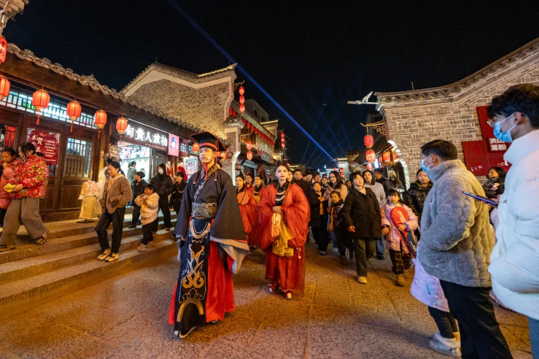 2025新春首秀 | 《戌时·随州》陶醉式情景夜游，，，，邀您共觅随州千年文脉！